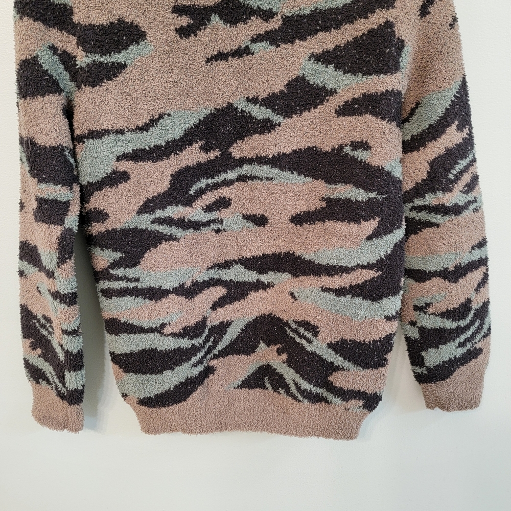 Barefoot Dreams Cozychic Seaside Crew Neck Pullover Army Green Camo Plus Size XS - Picture 10 of 10
